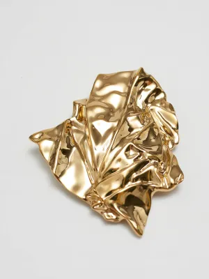 Bold sculptural brooch