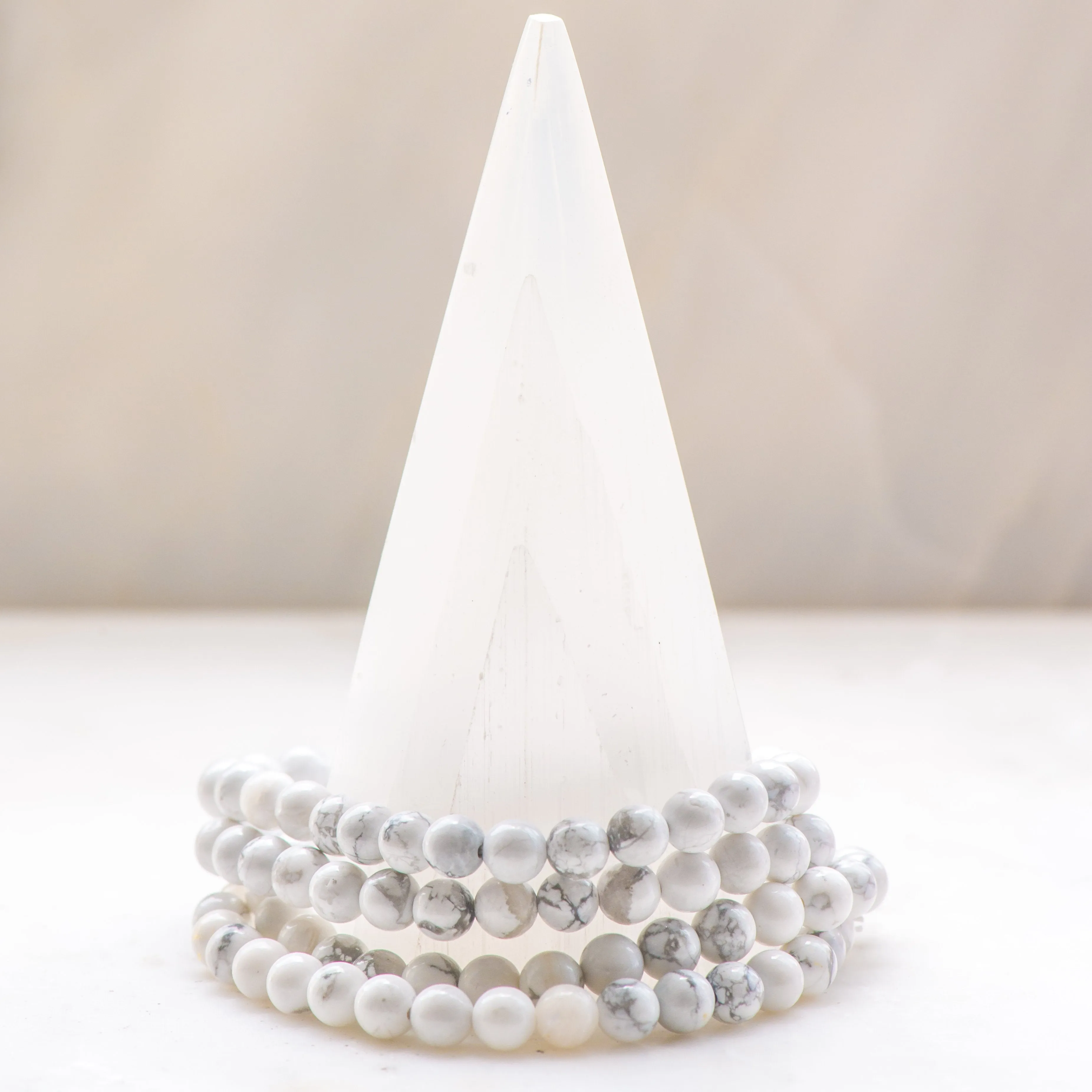 Howlite Medium Bracelet