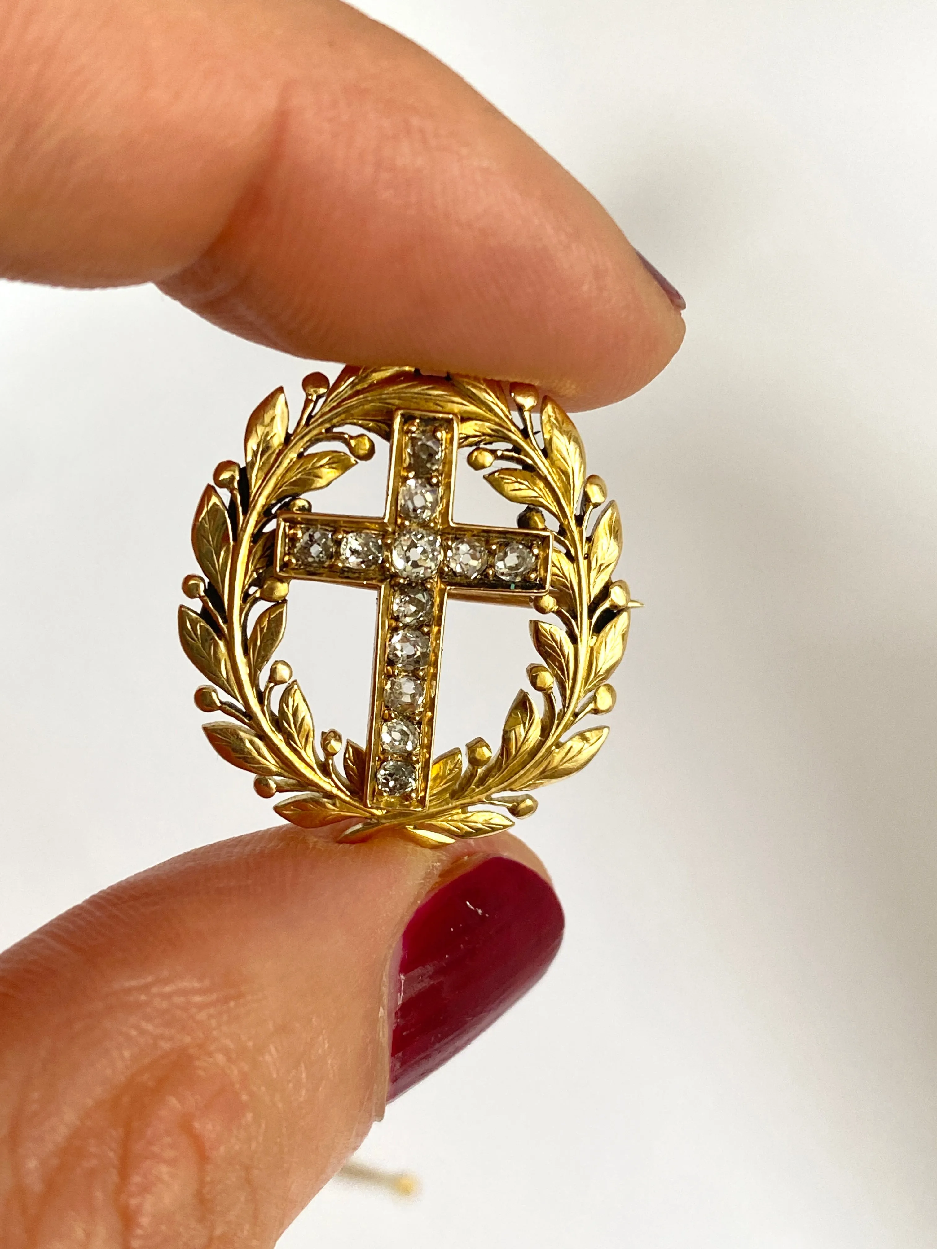 Incredible, Art Nouveau, 15ct Gold brooch/Pin with Old Cut Diamond Cross /Crucifix