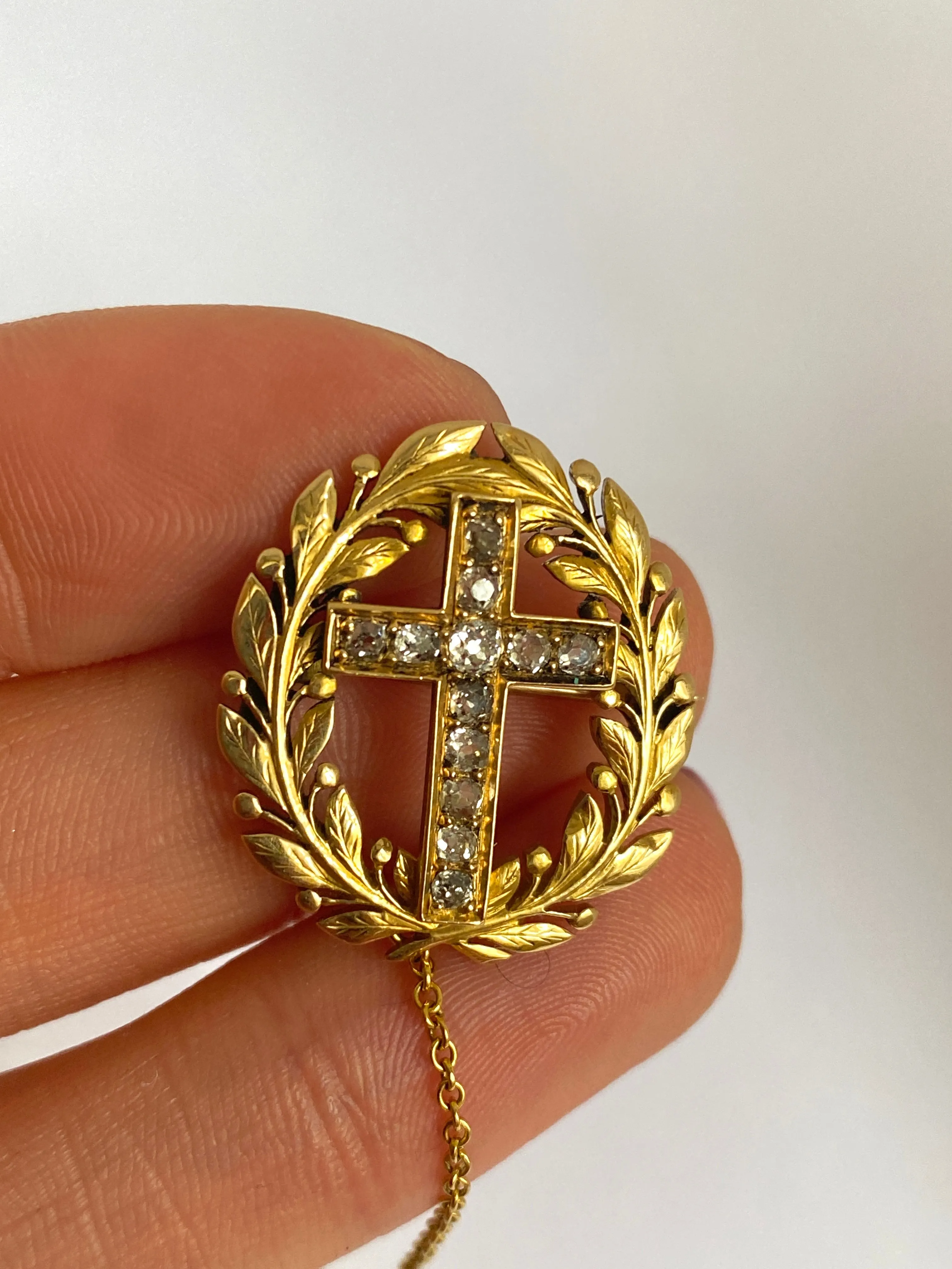 Incredible, Art Nouveau, 15ct Gold brooch/Pin with Old Cut Diamond Cross /Crucifix