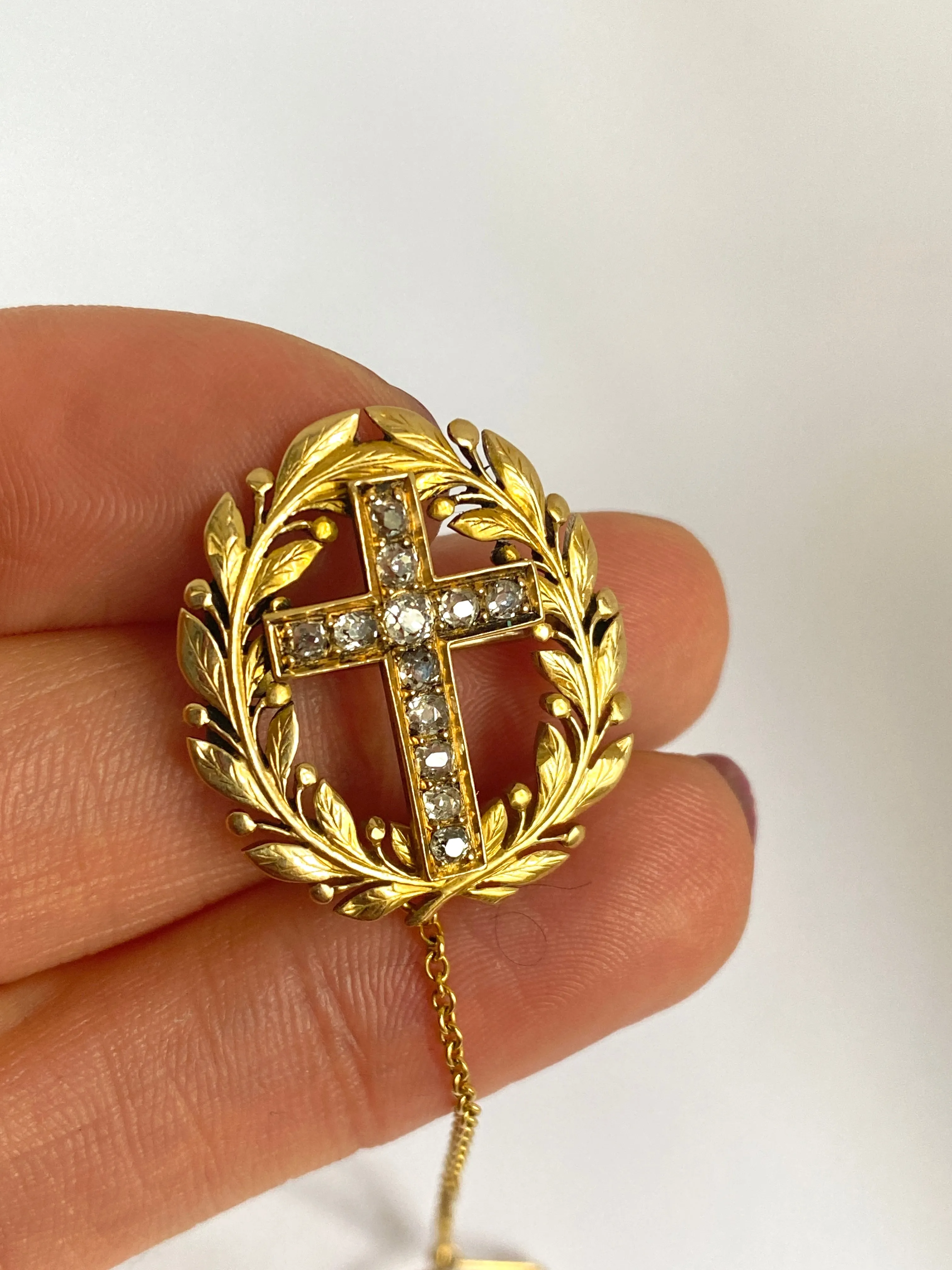 Incredible, Art Nouveau, 15ct Gold brooch/Pin with Old Cut Diamond Cross /Crucifix