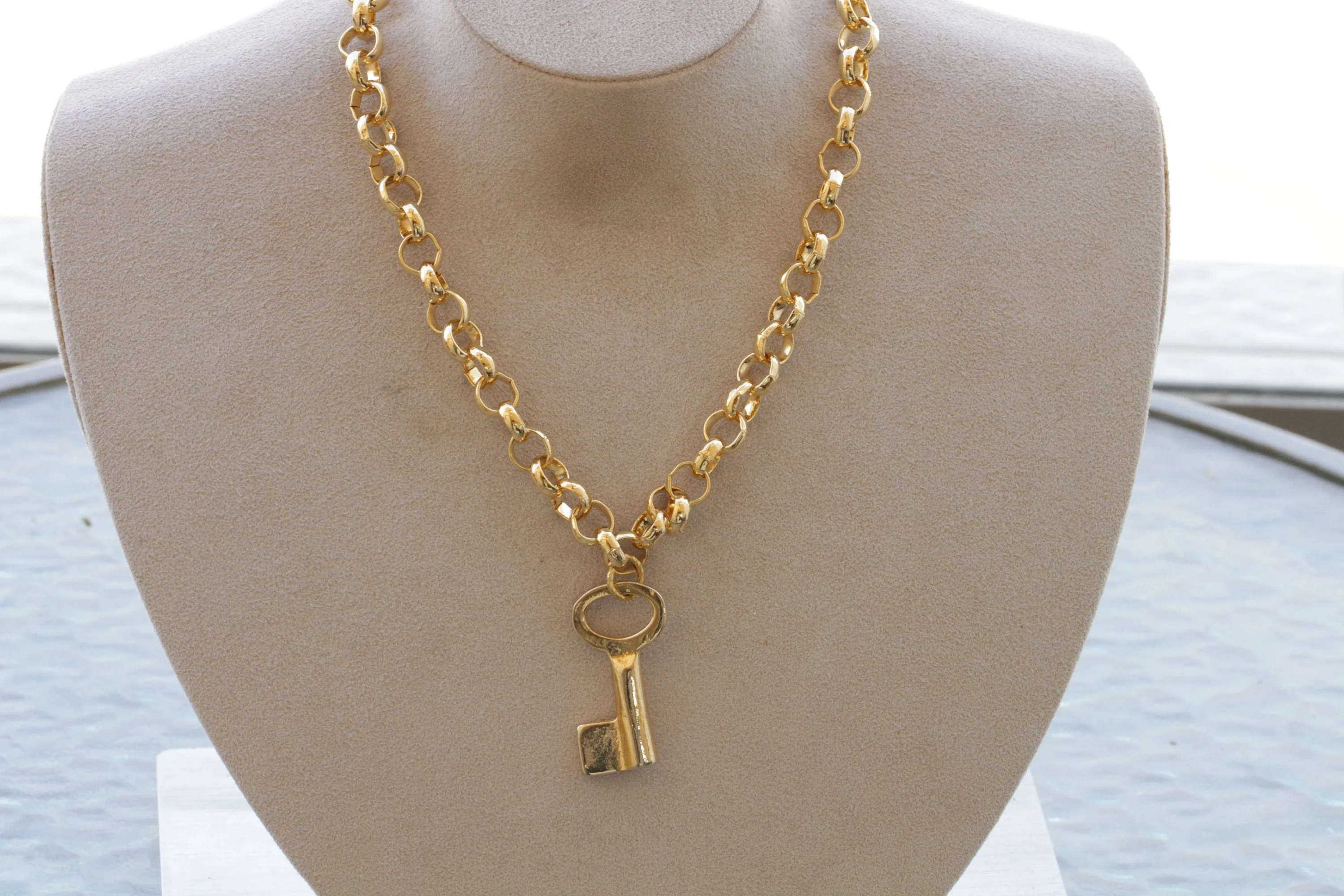 KEY NECKLACE