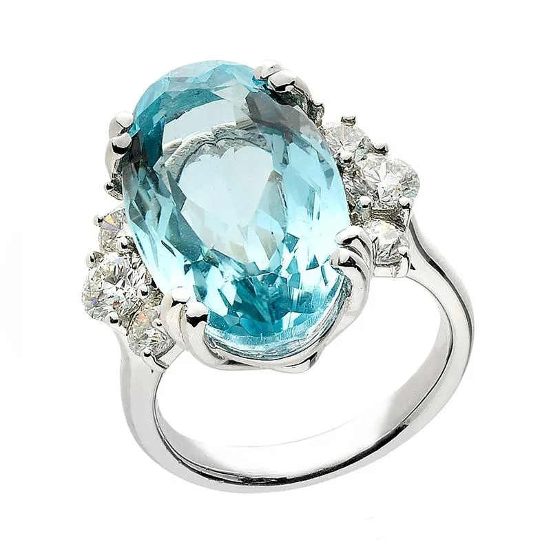 OVAL AQUAMARINE AND DIAMOND RING, 1.06cttw diamonds