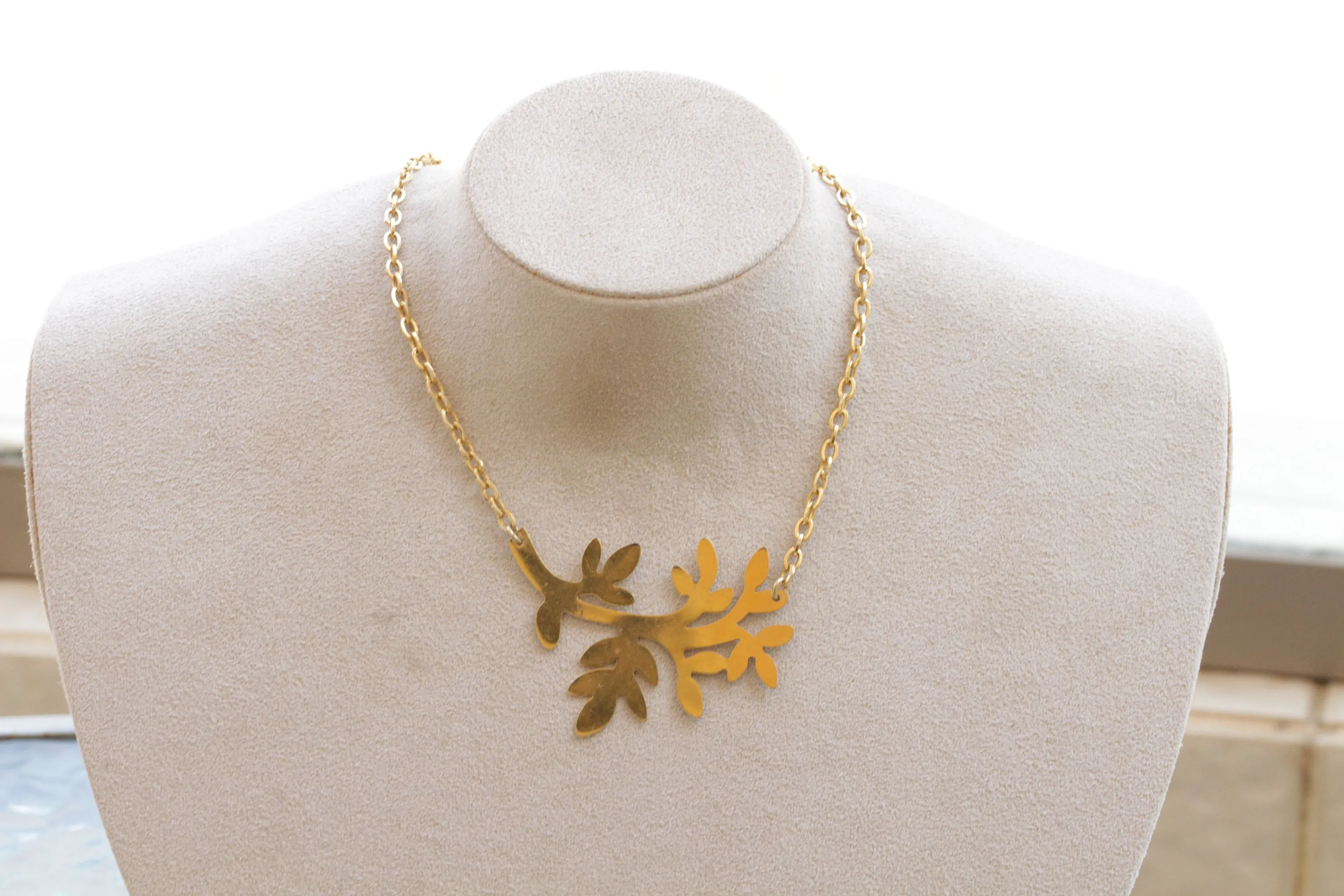 TREE NECKLACE