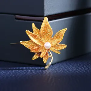 Women's Maple Leaf Pearl Brooch